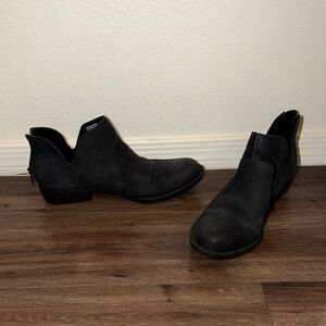 Black Women's Low Heel Chelsea Ankle Booties